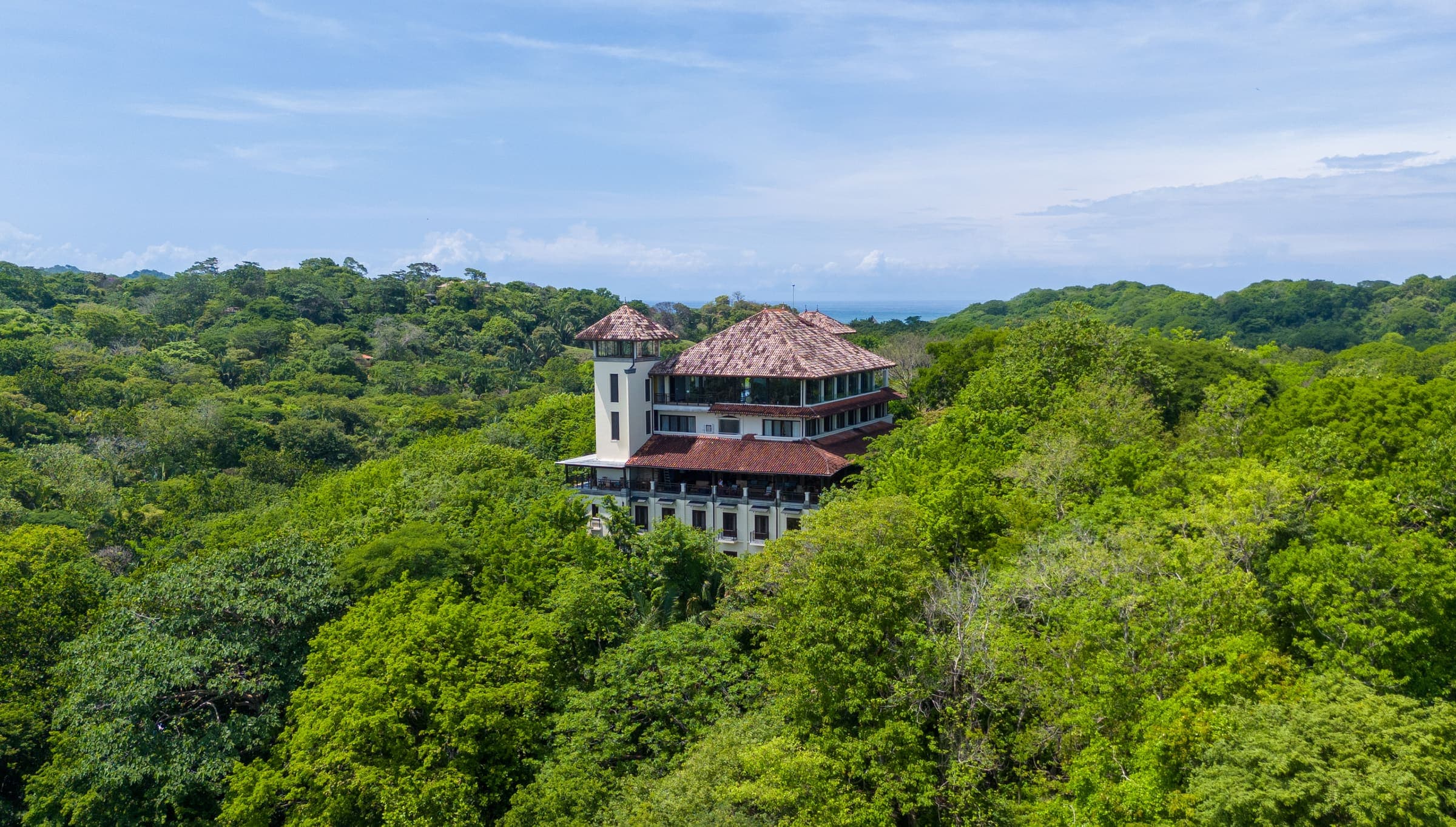 A residence in the canopy above Nosara